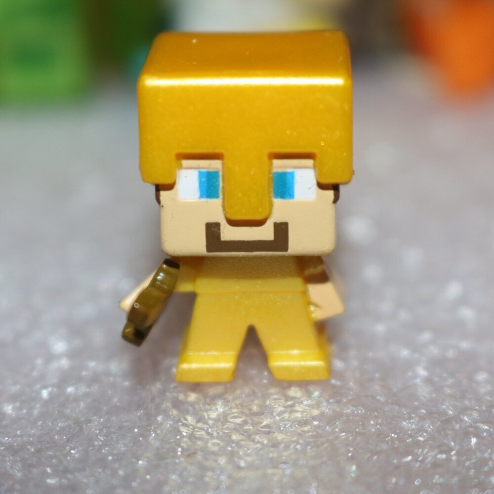 Minecraft Steve with sword gold armor loose no box
